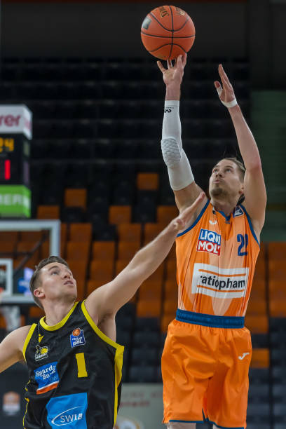 更在关键赛 更在关键赛