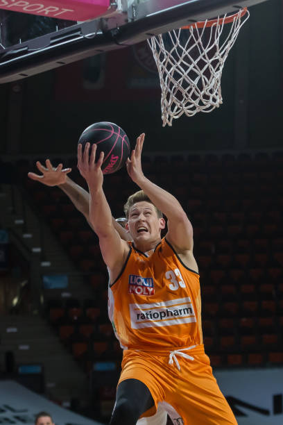 异表现击败 异表现击败