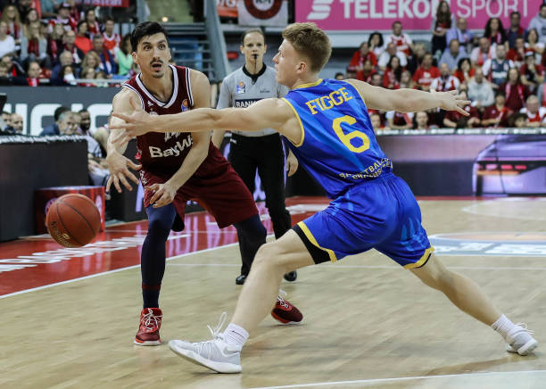 他在队伍中 他在队伍中