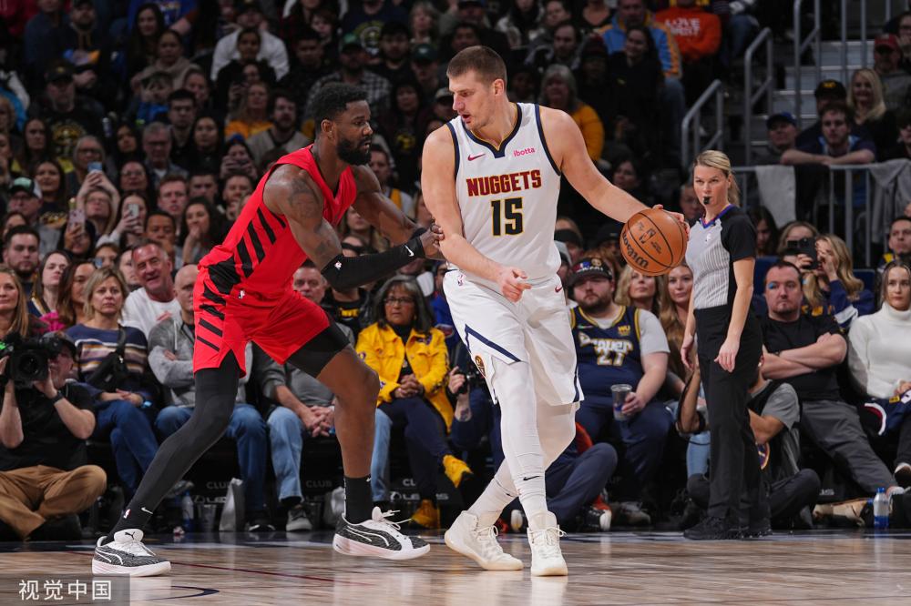 的对攻战中 的对攻战中