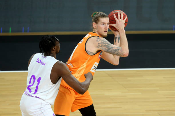 万建斌已任中国足协副主席、竞委会副主任