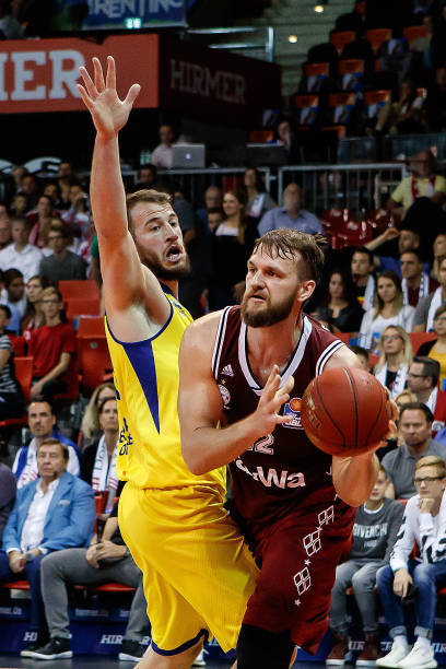 在少一人的 在少一人的